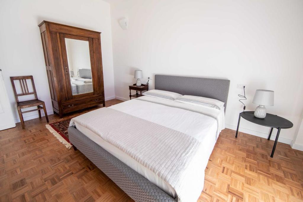 Appartamento Spoleto B -Matilde Bagian luar foto